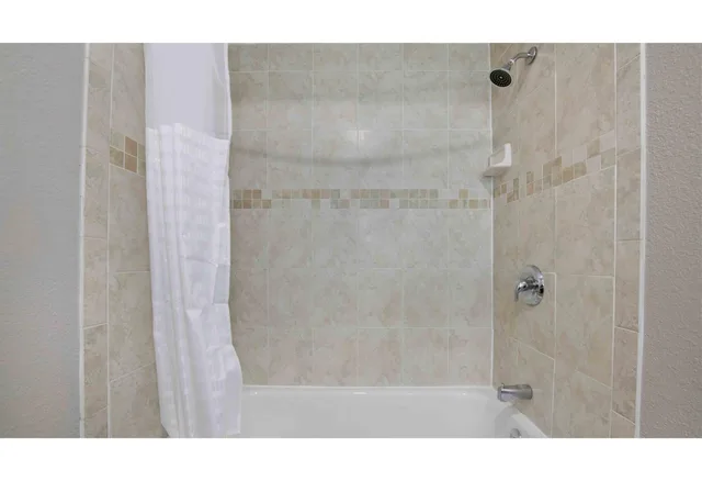 1 King Bed - Non-Smoking, Micfridge، Motel6 Atlanta, GA - Downtown 5/5