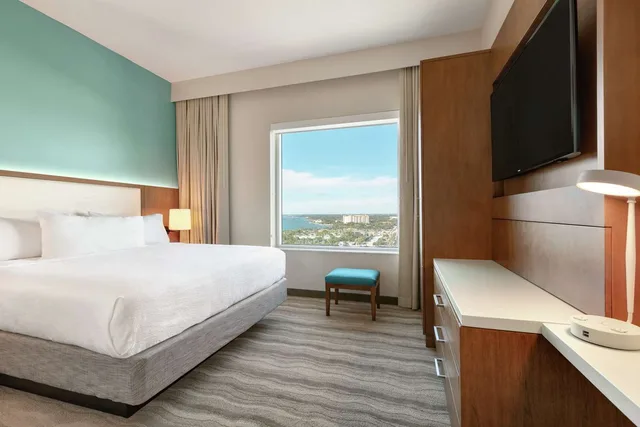 جناح بريميوم بسرير كينج بغرفتين، Embassy Suites By Hilton Sarasota Fl 1/2