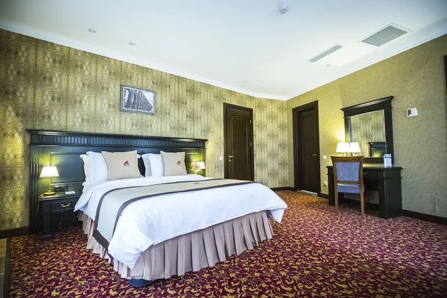 جناح بسرير كينج بشرفة، Colosseum Marina Hotel Batumi 1/3