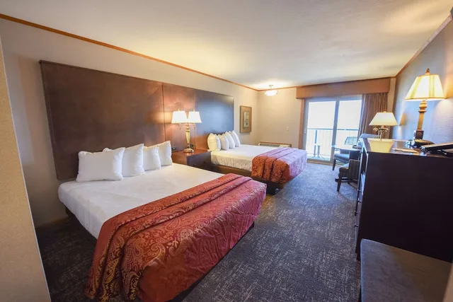 Suite, 2 Queen Beds, Lake Side, Sofa، Best Western Plus Dockside Waterfront Inn 2/3
