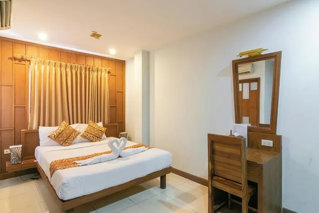 غرفة قياسية بسرير مزدوج، Lotus Hotel Patong 2/4