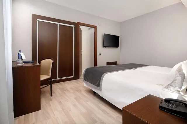غرفة قياسية مفردة بسرير مزدوج، Hcc Taber Hotel 10/10