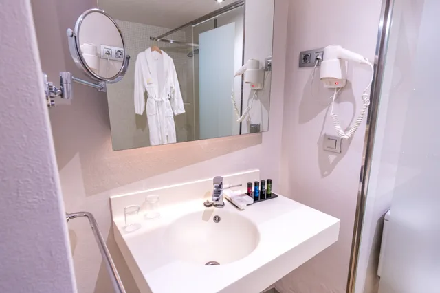 Standard, Twin Beds, Madanis Hotel 8/10