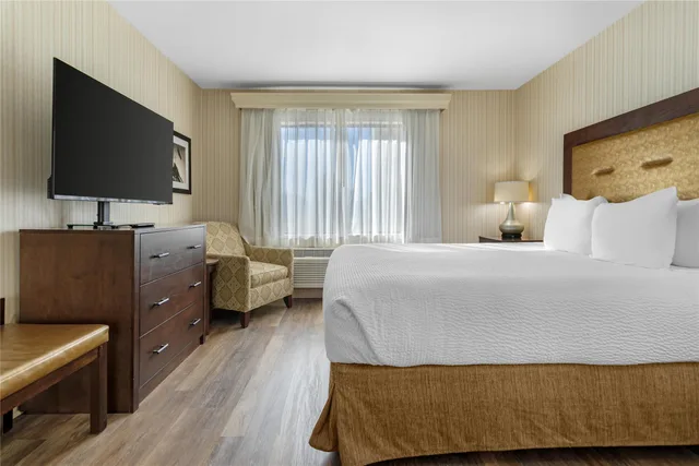 جناح بسرير كينج مع أريكة بمنطقة جلوس، Best Western Plus Big America 1/7