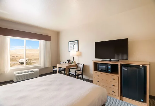 غرفة بسريرين كوين، Best Western Shelby Inn Suites 1/9