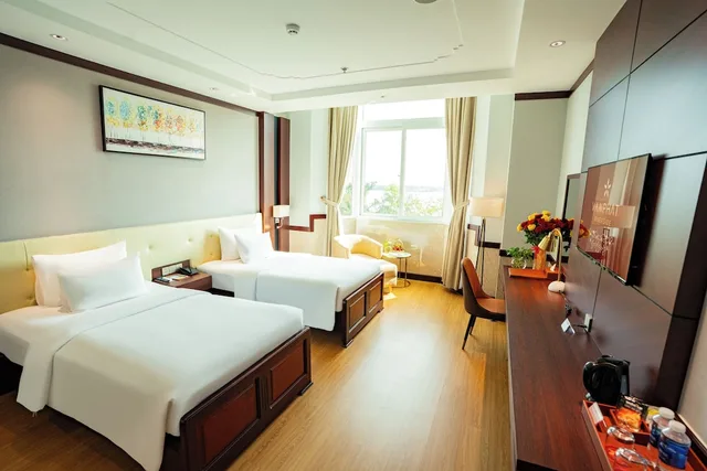Superior, Twin Beds, City View, Van Phat Riverside Hotel 7/10