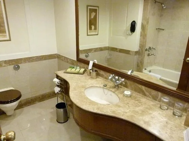 غرفة ديلوكس بسريرين منفصلين، Radisson Hotel Jalandhar 4/4