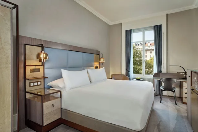 Classic, King Bed, Garden View, THE RITZ-CARLTON HOTEL DE LA PAIX GENEVA 2/4