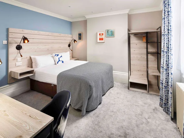 غرفة كلاسيكية عائلية بسرير مزدوج وسرير فردي، Mercure Brighton Seafront Hotel 1/6