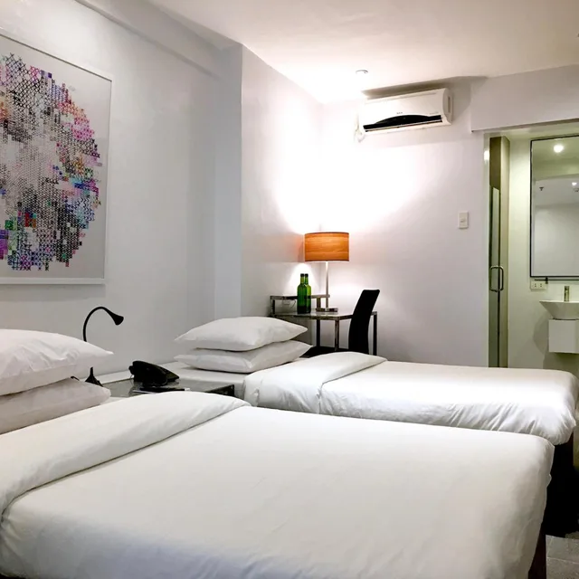 غرفة ثلاثية، Hotel Durban 3/9