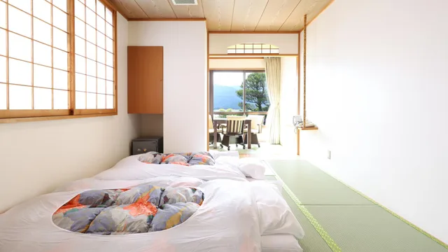 غرفة يابانية بفرشتي فوتون بأرضية تاتامي، HOTEL KORYU 2/2