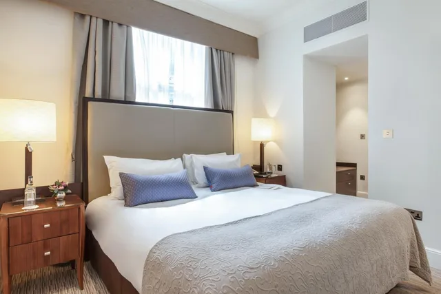 Master, Executive, Suite, Queen Bed، St James Court A Taj Hotel 1/3
