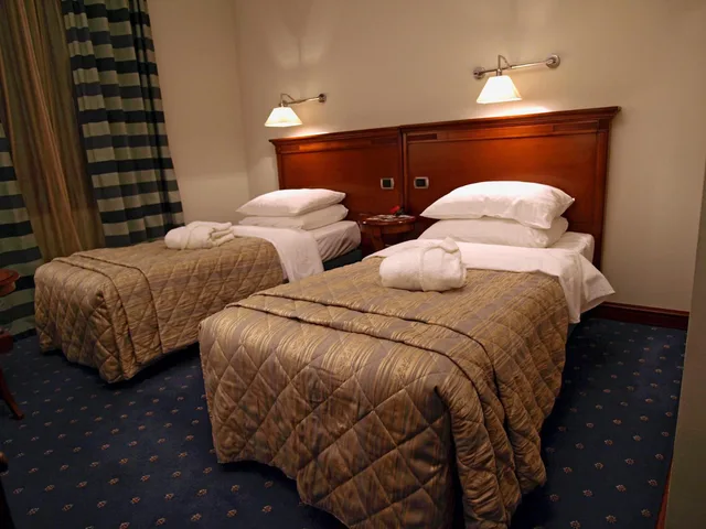 غرفة بسريرين منفصلين، Best Western Premier Hotel Astoria 3/11