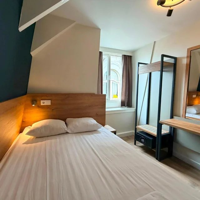 غرفة بسرير مزدوج، Continental Hotel 4/10
