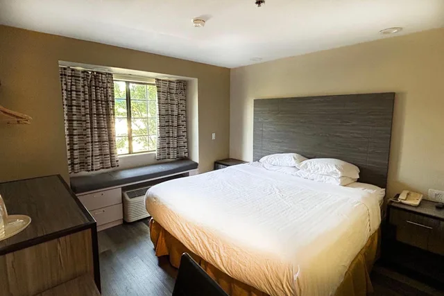 جناح بسرير كوين لذوي الإعاقة، Travelodge by Wyndham Arlington/Dallas Area 2/8