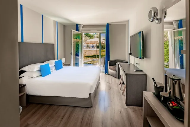 Room, Double Bed, Adult Only, Terrace، Hotel Le Mas Du Golf 4/5