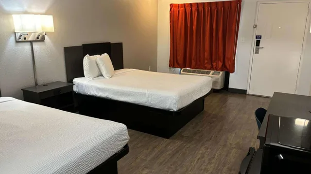 2 Queen Beds - Non-Smoking, Micfridge، Motel6 Macclenny, FL 4/8