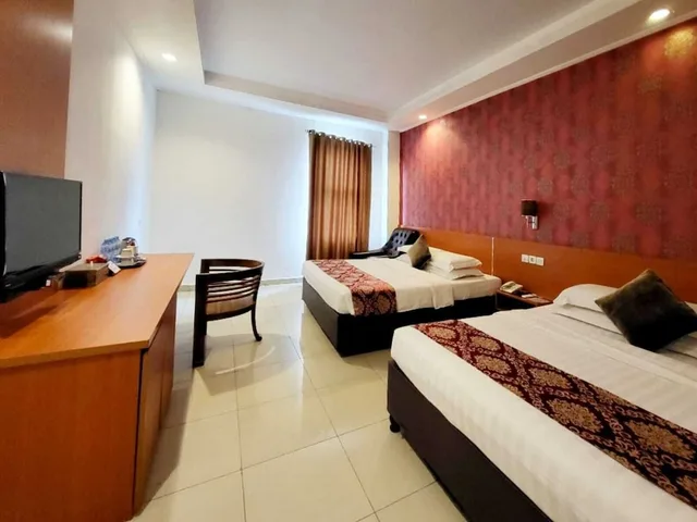 Family, 2 Double Beds, Hotel Marilyn Serpong - Tangerang Selatan 2/5