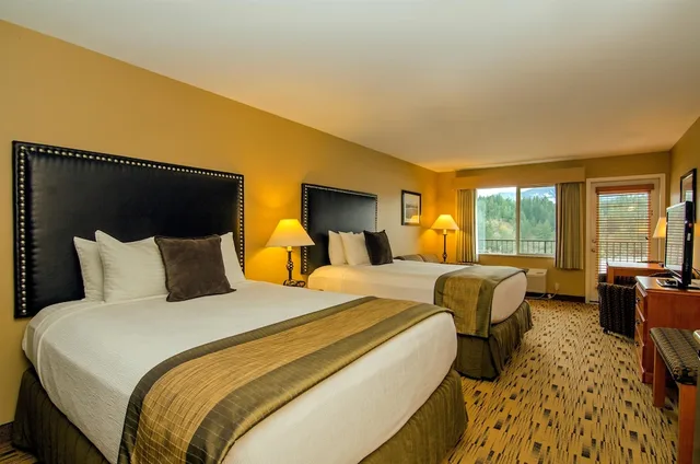 غرفة قياسية بسريرين كوين بإطلالة على النهر، Best Western Plus Columbia River Inn 4/10