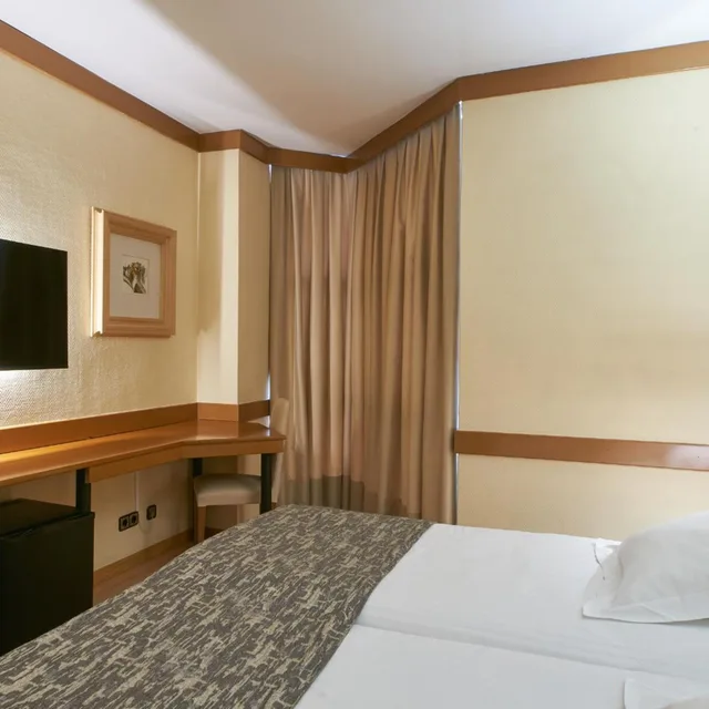 غرفة عائلية، Los Arcos 10/10
