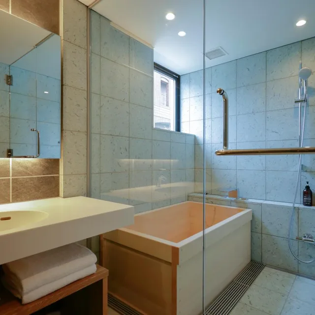 جناح عائلي، Hotel Kaminarimon 4/4