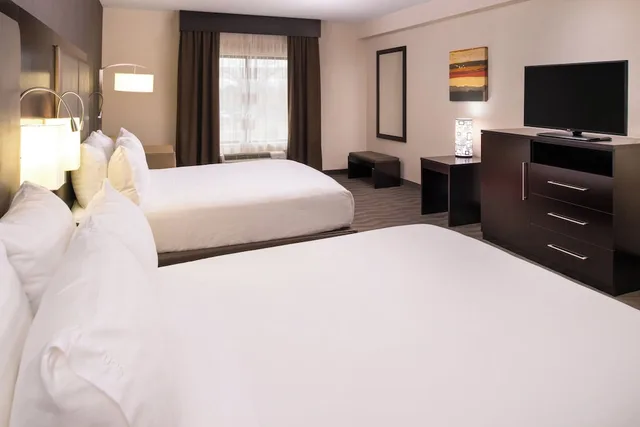 غرفة قياسية بسريرين كوين لذوي الإعاقة، Holiday Inn Express Suites Monroe 1/4