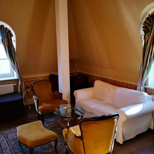 Maisonette، Dwor Sierakow 2/7