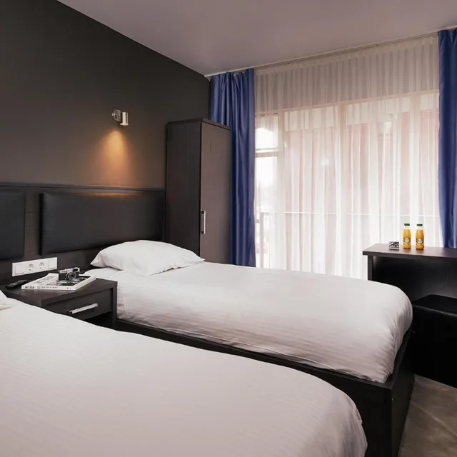 غرفة بسريرين منفصلين، Belfort Hotel Amsterdam 2/4