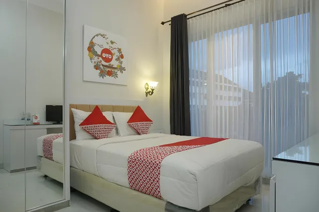 Standard, Queen Bed, Royal Homy Syariah 2/3