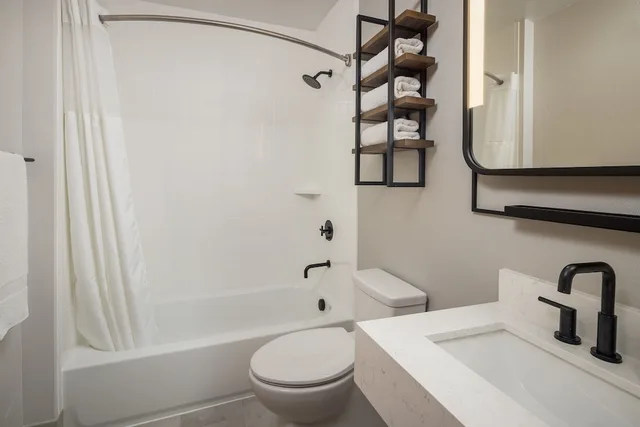 جناح جونيور بسريرين كوين، RIVER CANYON LODGE 8/8