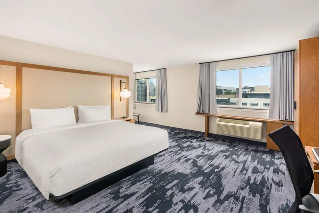استوديو بسرير كينج بإطلالة على المعالم بحوض استحمام لذوي الإعاقة، Fairfield Inn & Suites by Marriott Seattle Downtown/Seattle Center 1/1