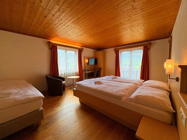 غرفة كومفورت ثلاثية بثلاثة أسرّة، Madrisa Lodge 3/6