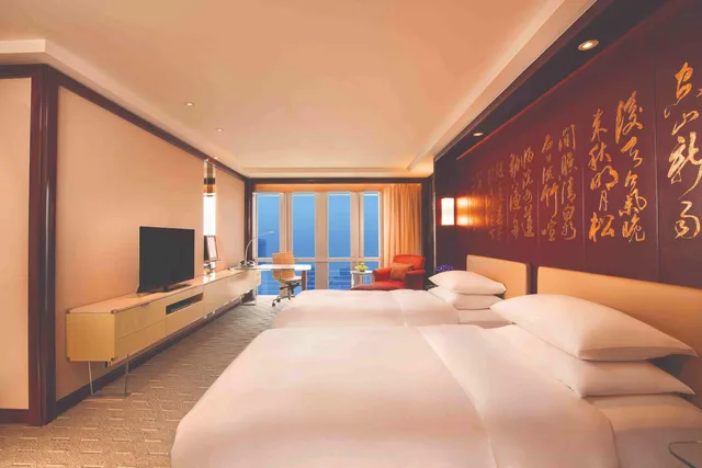 غرفة بسريرين كوين، GRAND HYATT SHANGHAI 2/3