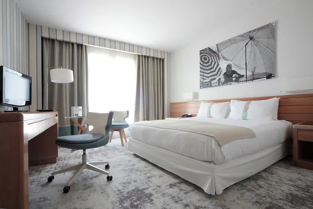غرفة بريميوم بسرير مزدوج بإطلالة على الحديقة بشرفة، HOLIDAY INN RESORT NICE - PORT SAINT LAURENT 5/10