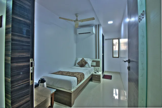 Room, Single, Hotel City View 3/5