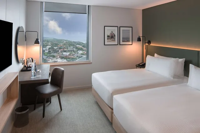 غرفة أساسية بسريرين منفصلين بإطلالة على البحر، Hilton Garden Inn Umhlanga Arch 3/6