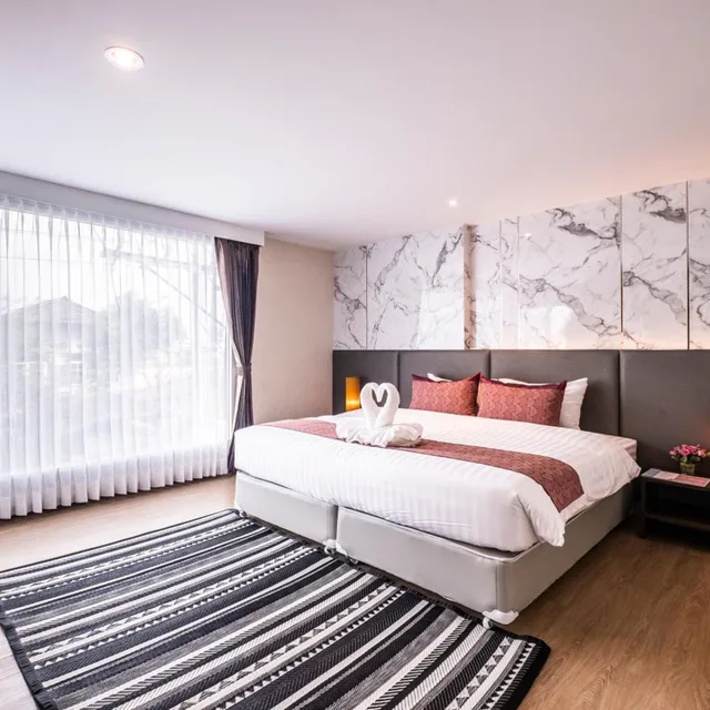 جناح بسرير كينج بشرفة، Sinsuvarn Airport Suite 1/9