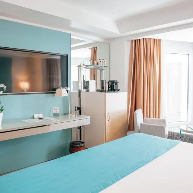غرفة سوبيريور بإطلالة على المرفأ، Port Palace Hotel 6/10