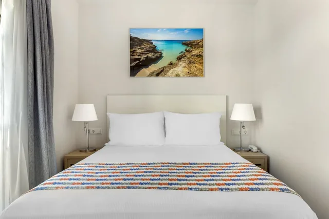 شقة بسريرين منفصلين بغرفتي نوم مع أريكة، White Sands Beach Club 4/9