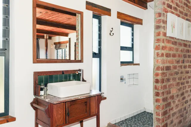 Cottage, King Bed, Duikersdrift Winelands Country Escape 7/9