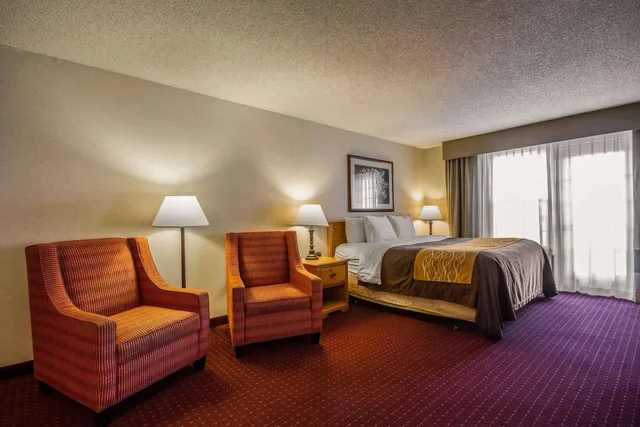 Upgrade, Suite, King Bed، Comfort Inn Fond Du Lac 2/2