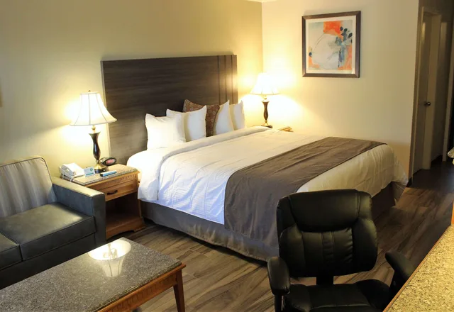 غرفة بسرير كينج، Best Western Plus Orange County Airport North 8/10