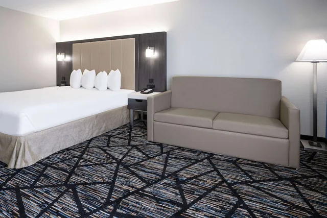غرفة بسرير كينج، Baymont by Wyndham La Vergne 3/5