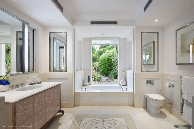 Ambassador, Suite، Cap Estel 3/3