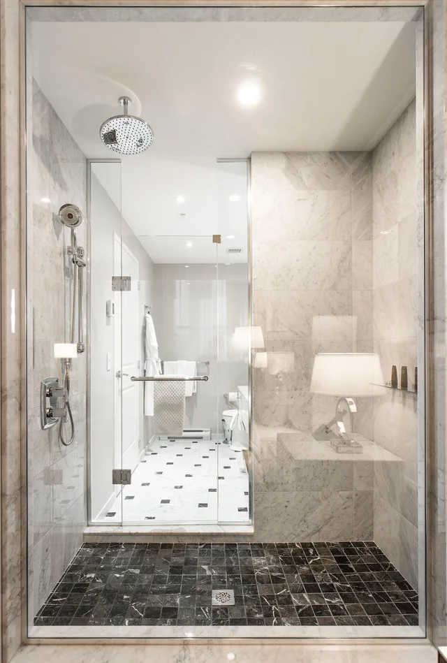 غرفة ديلوكس بسرير مزدوج بإطلالة على المدينة، Hotel Birks Montreal 6/8