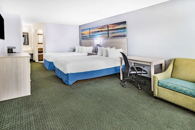 غرفة بسريرين مزدوجين، Days Inn & Suites by Wyndham Williamsburg Colonial 5/10