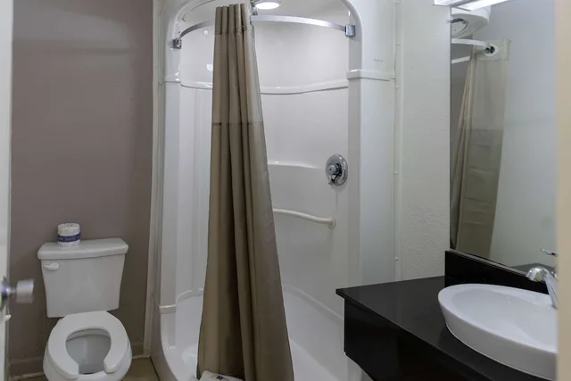 غرفة قياسية بسريرين مزدوجين للمدخنين، Motel6 Lufkin, TX 5/7