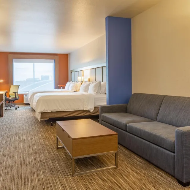 جناح لذوي الإعاقة، Holiday Inn Express Rockford Loves Park 1/10