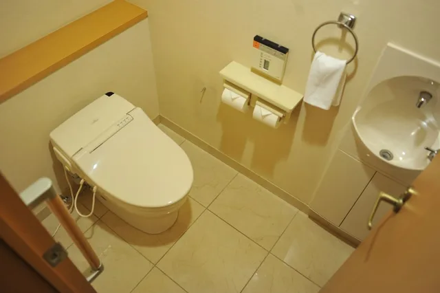 Family, Twin Beds, with Extra Bed, East Wing، Hotel Metropolitan Edmont 2/4