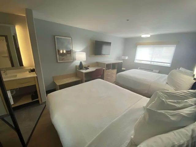غرفة قياسية بسريرين كوين يُسمح فيها بالحيوانات الأليفة، Best Western Montrose Inn 2/7